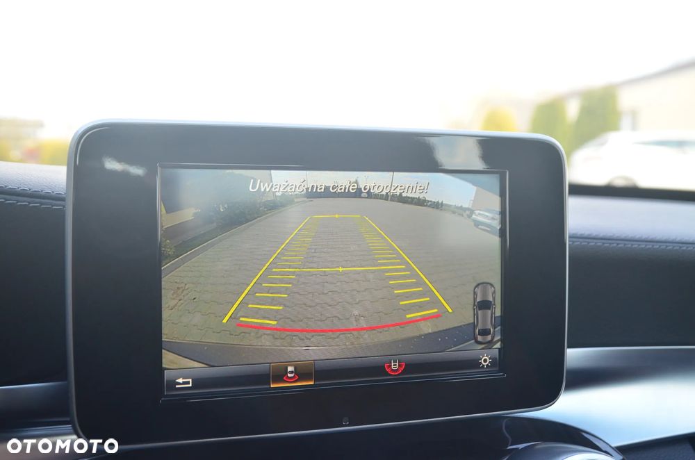 Mercedes-Benz Klasa C 200 4Matic 7G-TRONIC AMG Line - 23