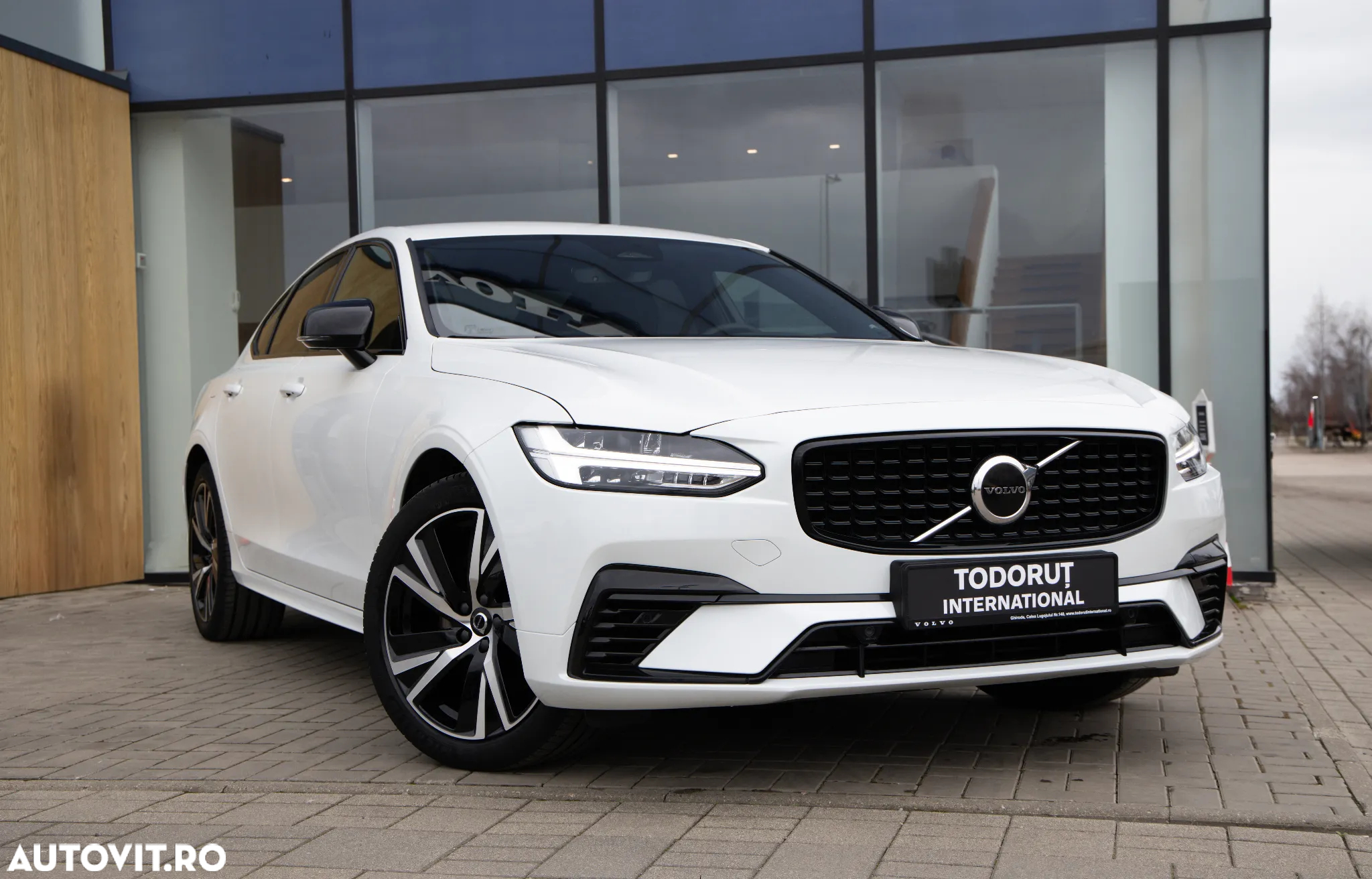 Volvo S90 T8 Twin Engine AWD Geartronic R Design - 2