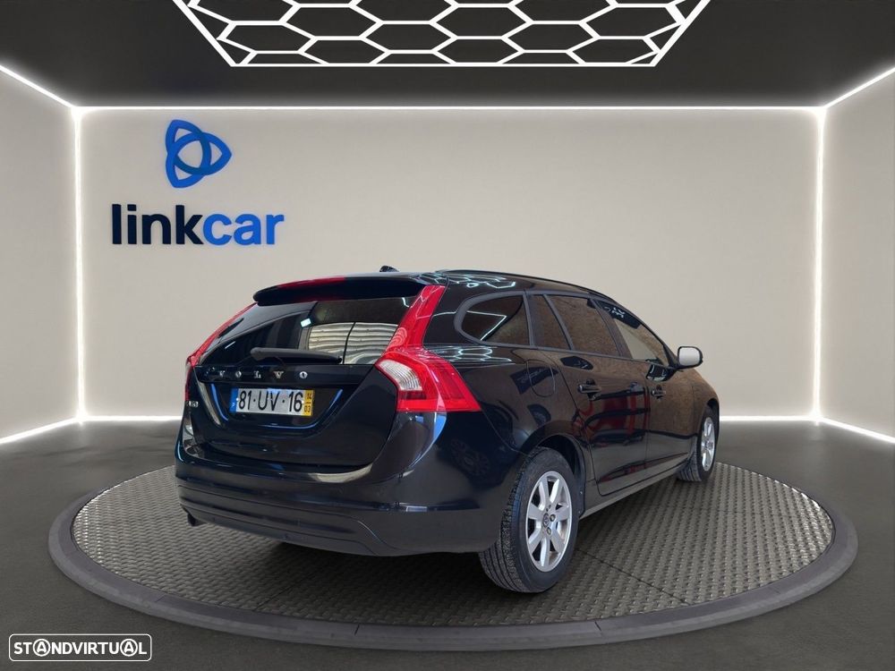Volvo V60 1.6 D2 Momentum Eco - 6