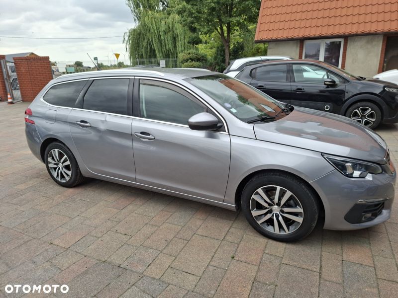 Peugeot 308 PureTech 130 GPF EAT8 Stop & Start Allure Business-Paket - 7