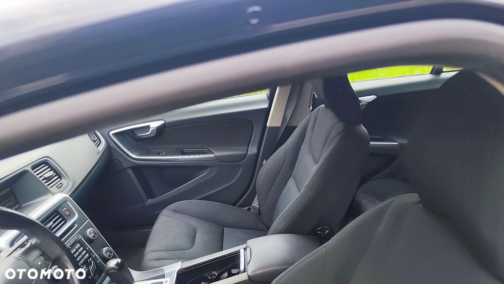 Volvo S60 D3 Geartronic Summum - 17