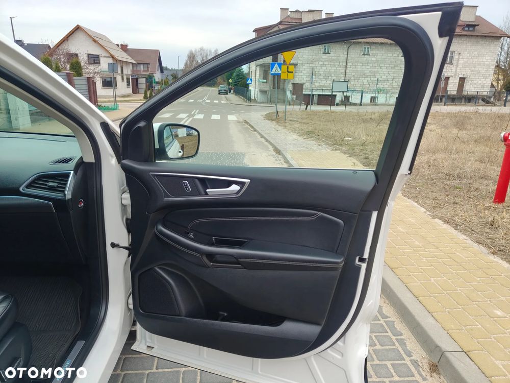 Ford Edge 2.0 TDCi Twin-Turbo 4WD Titanium - 26