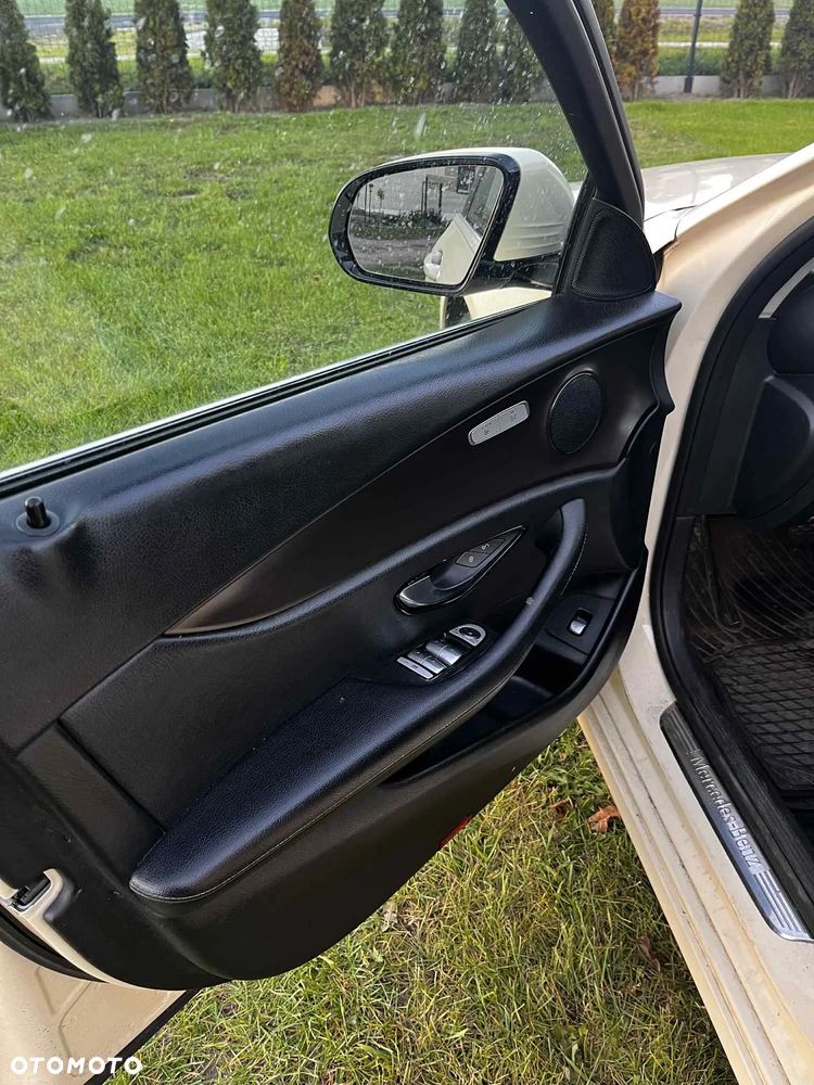 Mercedes-Benz Klasa E 200 d T 9G-TRONIC Exclusive - 16