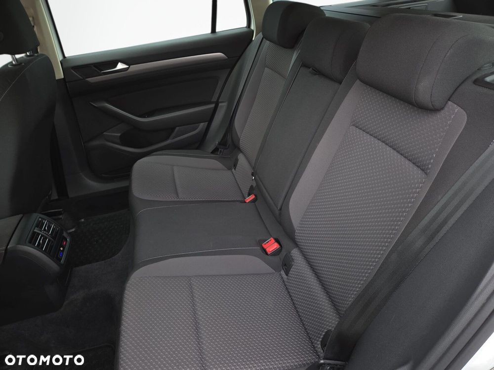 Volkswagen Passat Variant - 12