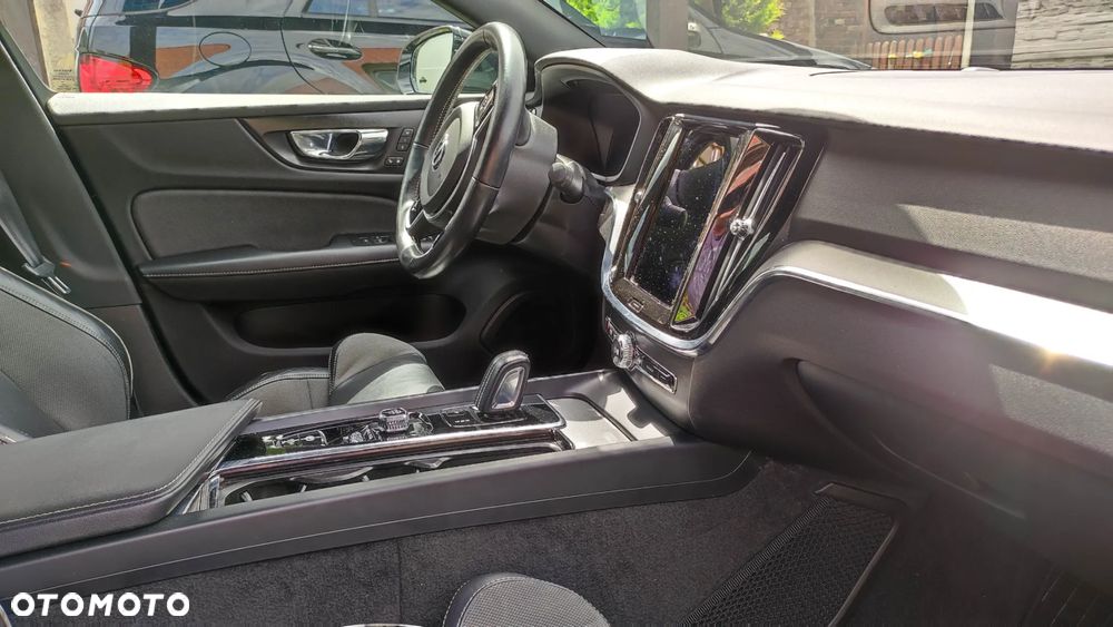 Volvo S60 B4 B R-Design - 7
