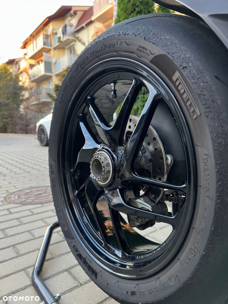 Ducati 1199 Panigale - 8