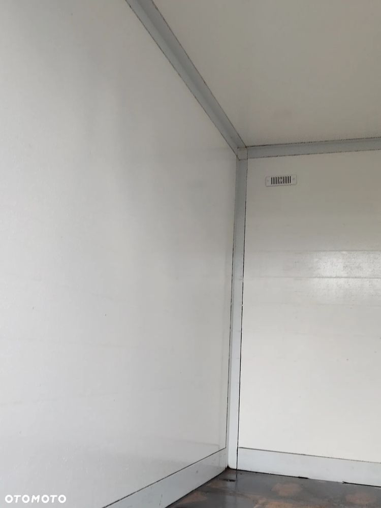 Mercedes-Benz Sprinter - 14