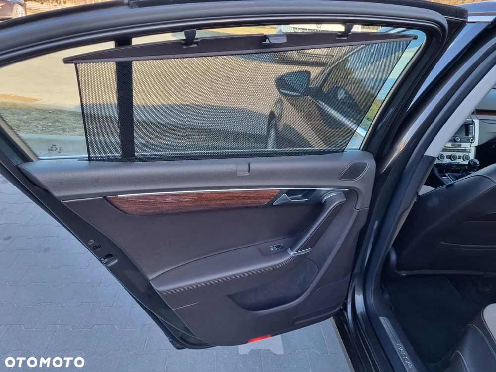 Volkswagen Passat 2.0 TDI Highline - 13