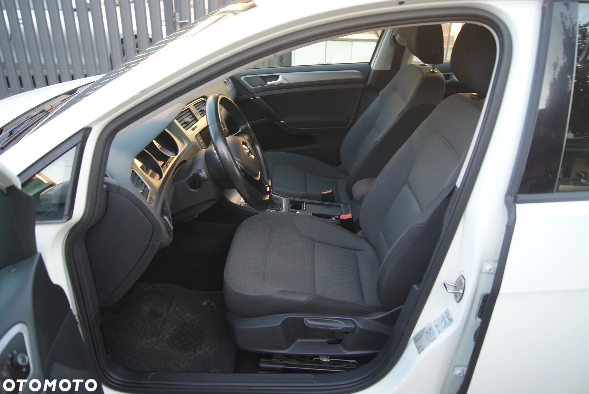 Volkswagen Golf - 8