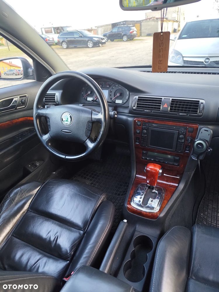 Skoda Superb 2.8 V6 Platinum - 29