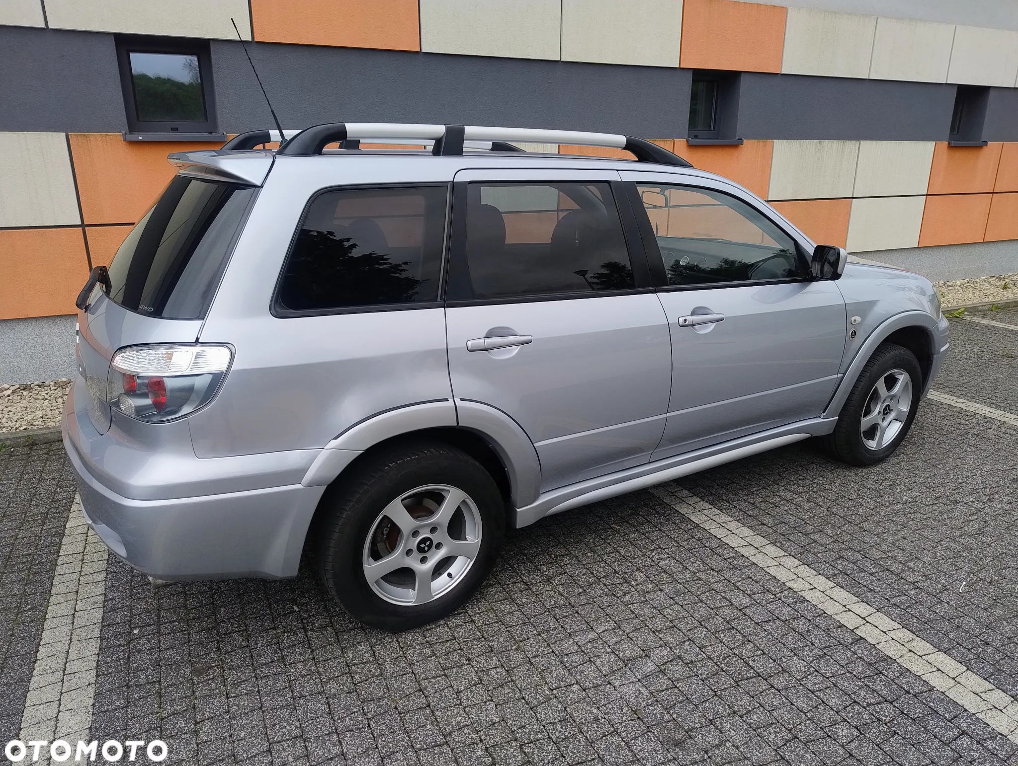 Mitsubishi Outlander 2.4 Automatik Dakar - 3