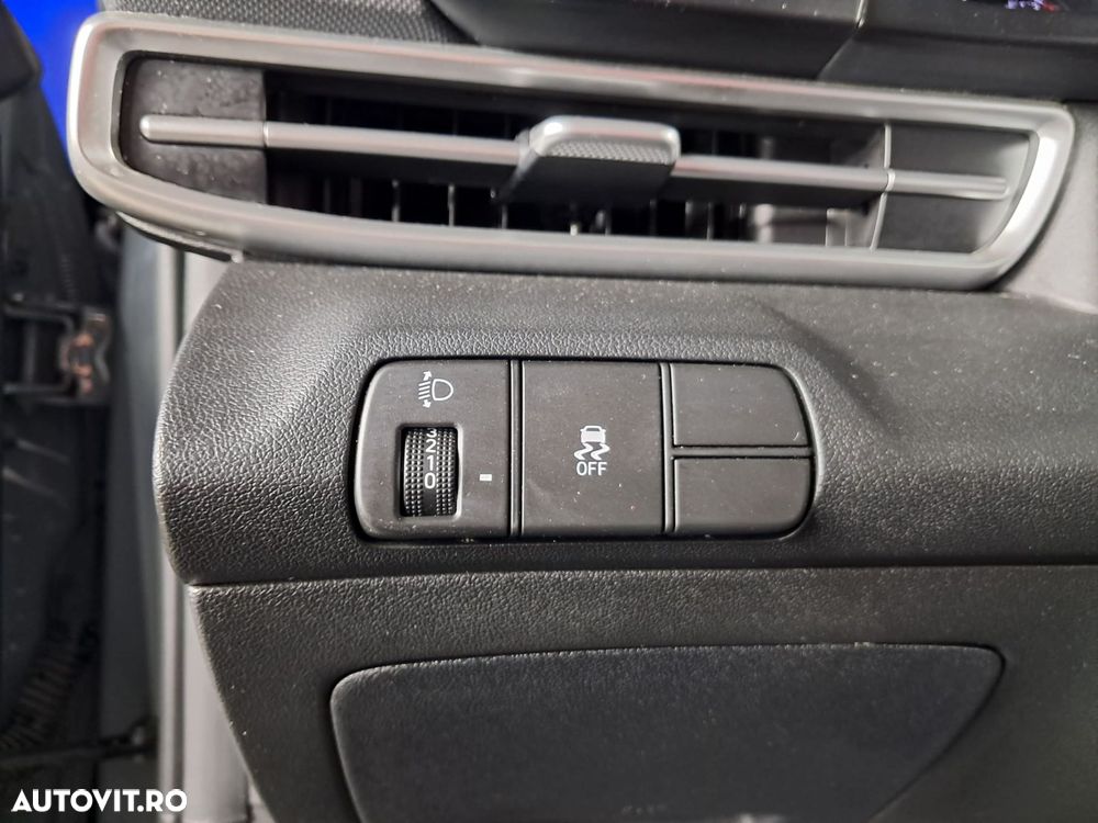 Hyundai Elantra - 16
