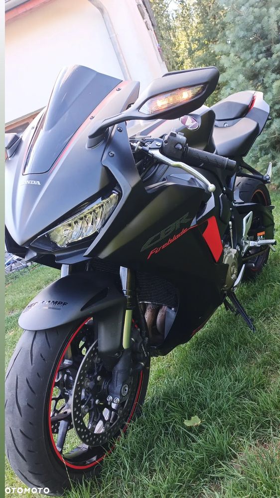 Honda CBR - 8
