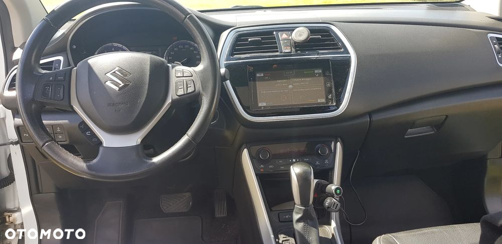 Suzuki SX4 S-Cross 1.4 SHVS Elegance 4WD - 11