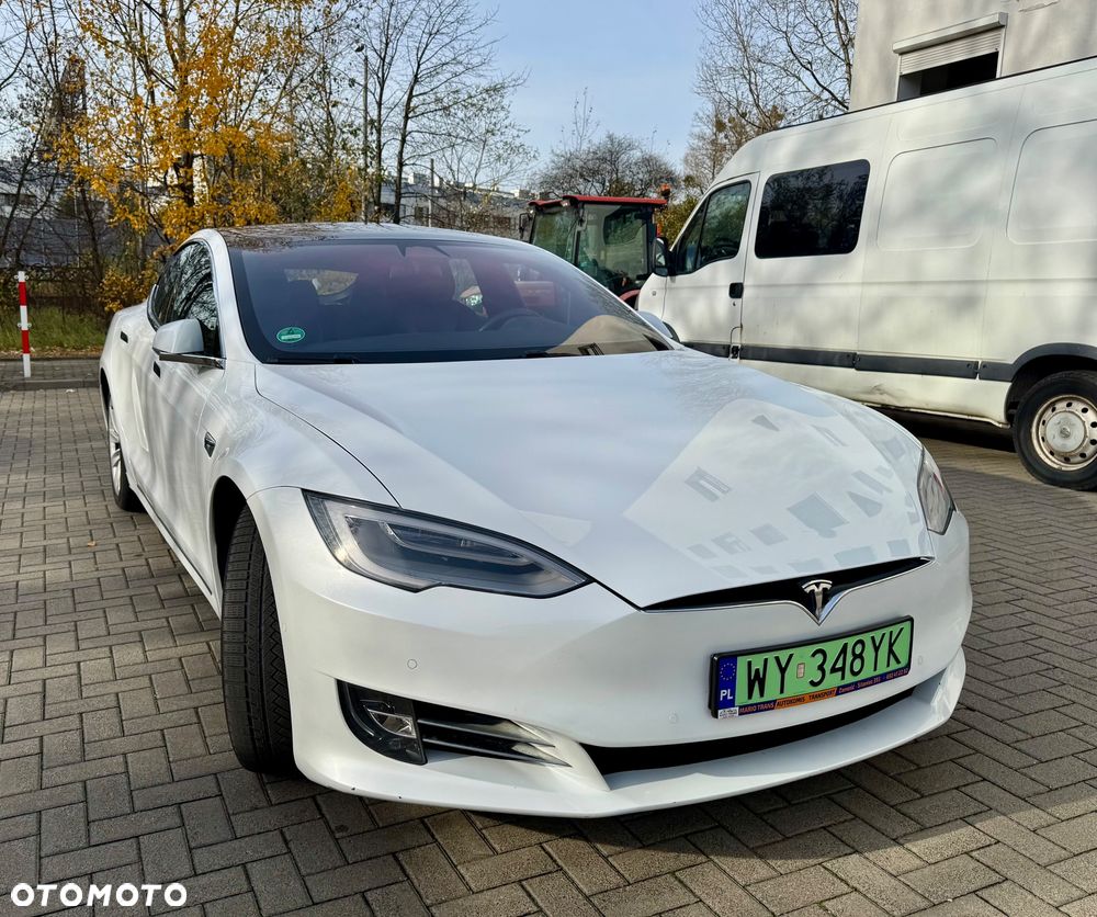 Tesla Model S - 1
