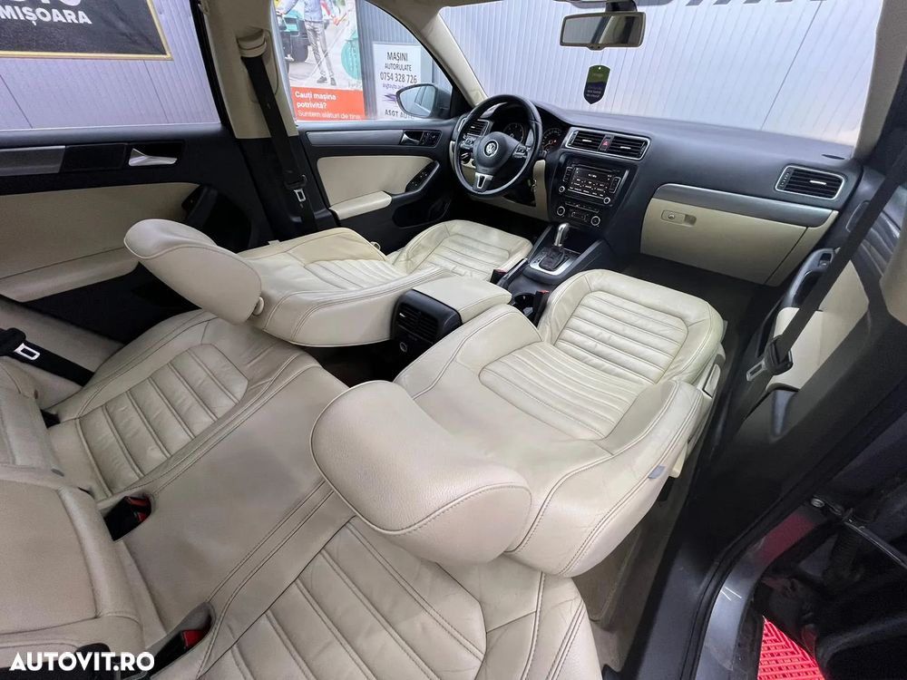 Volkswagen Jetta - 15