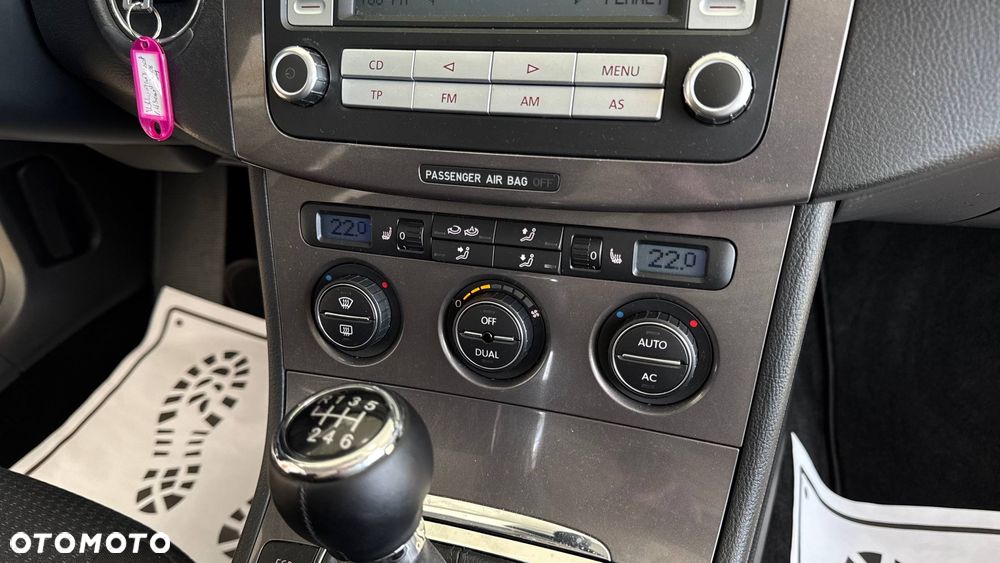 Volkswagen Passat - 37