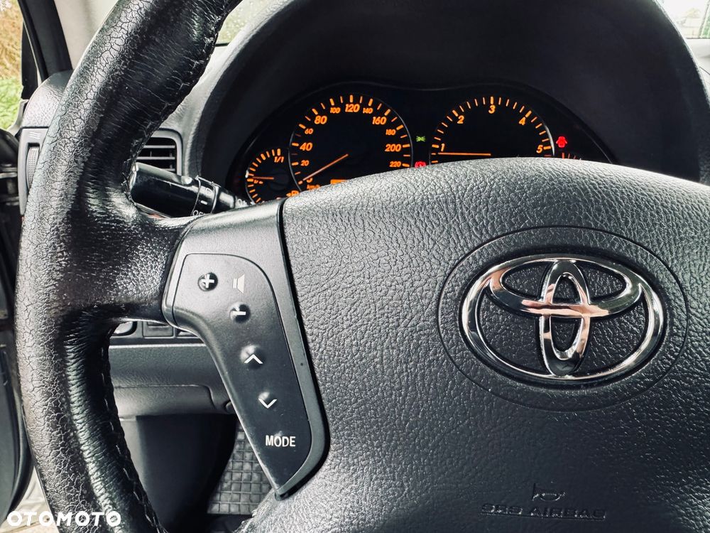 Toyota Avensis 2.0 D-4D Prestige - 21
