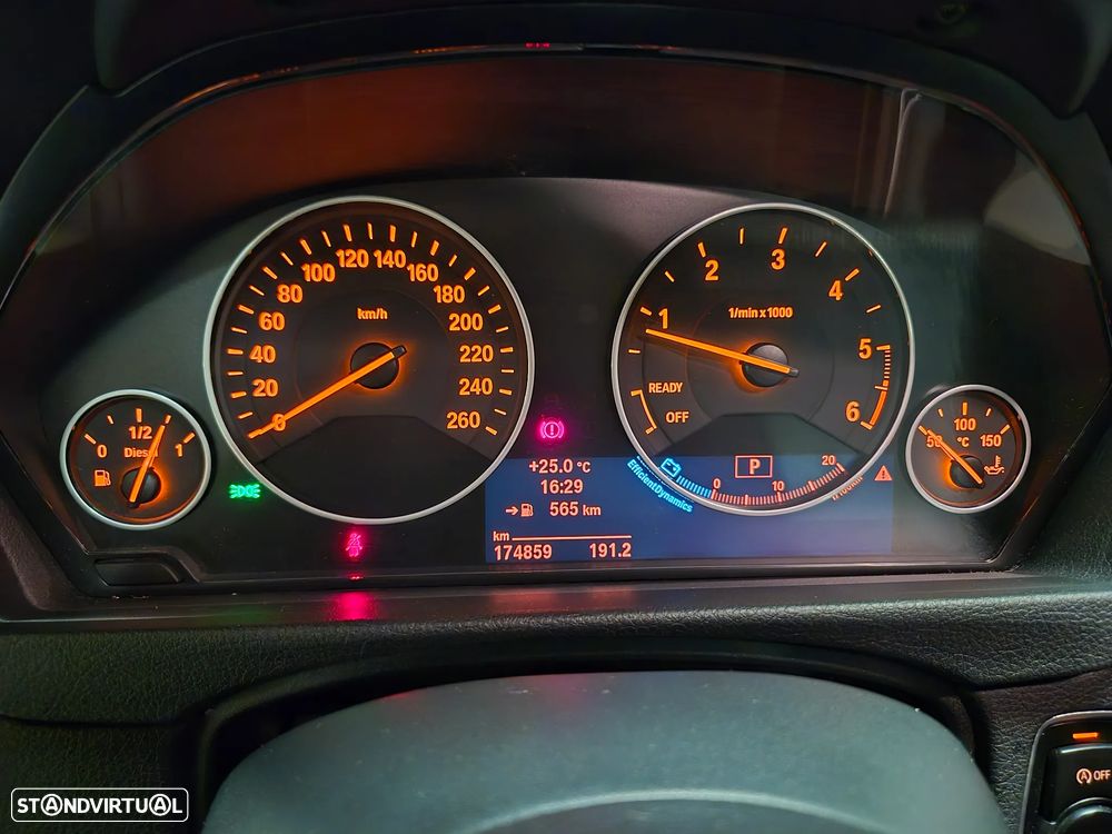 BMW 318 d Touring Auto Line Sport - 28