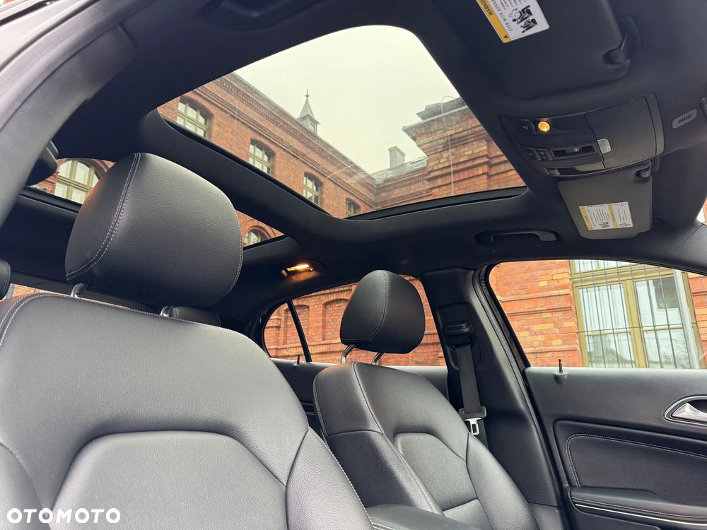 Mercedes-Benz GLA 250 7G-DCT UrbanStyle Edition - 17