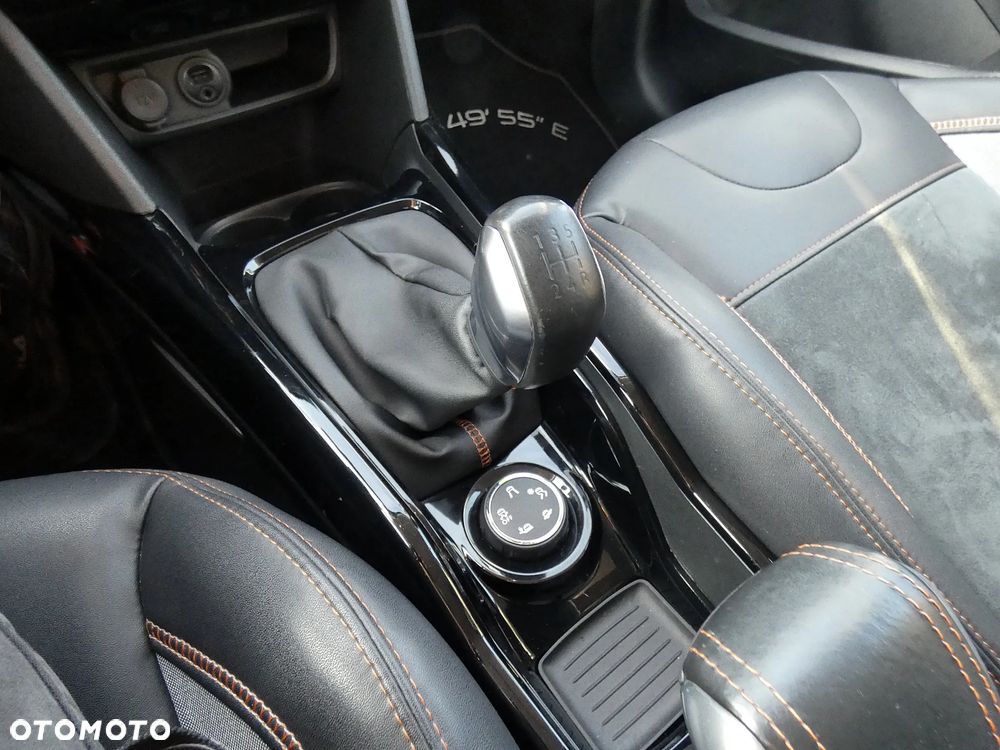 Peugeot 2008 1.2 Pure Tech GPF Crossway S&S - 23