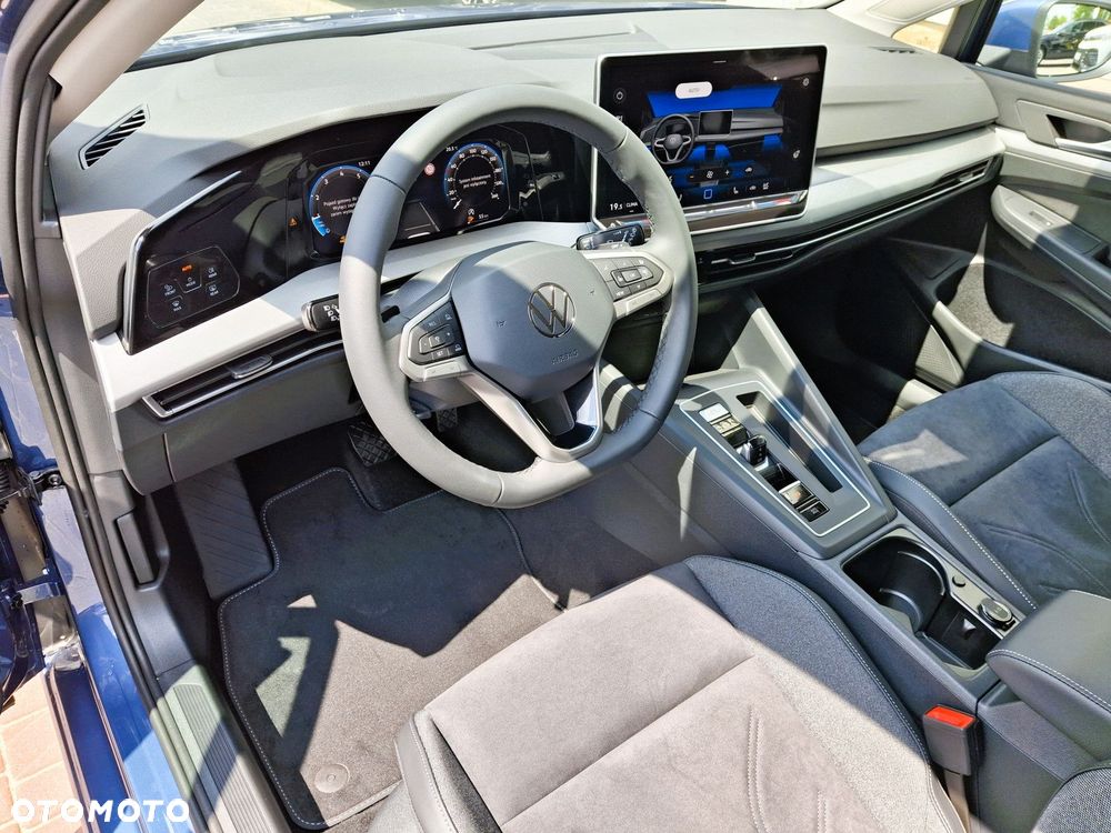 Volkswagen Golf - 11