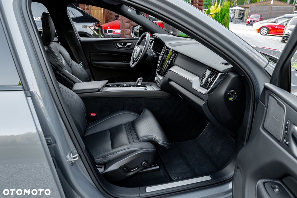 Volvo XC 60 B5 D AWD Geartronic RDesign - 24