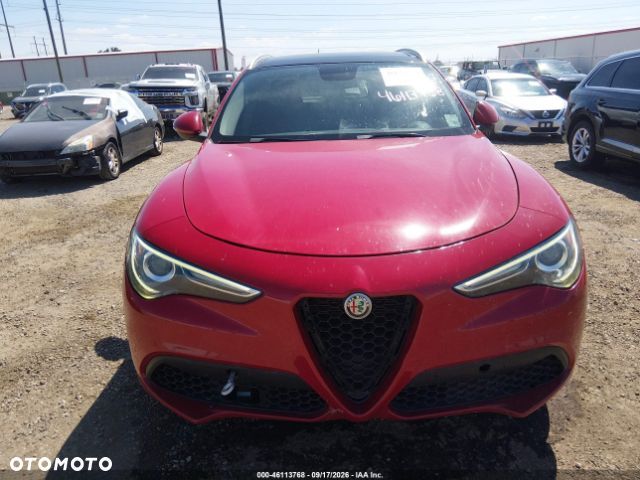 Alfa Romeo Stelvio - 12