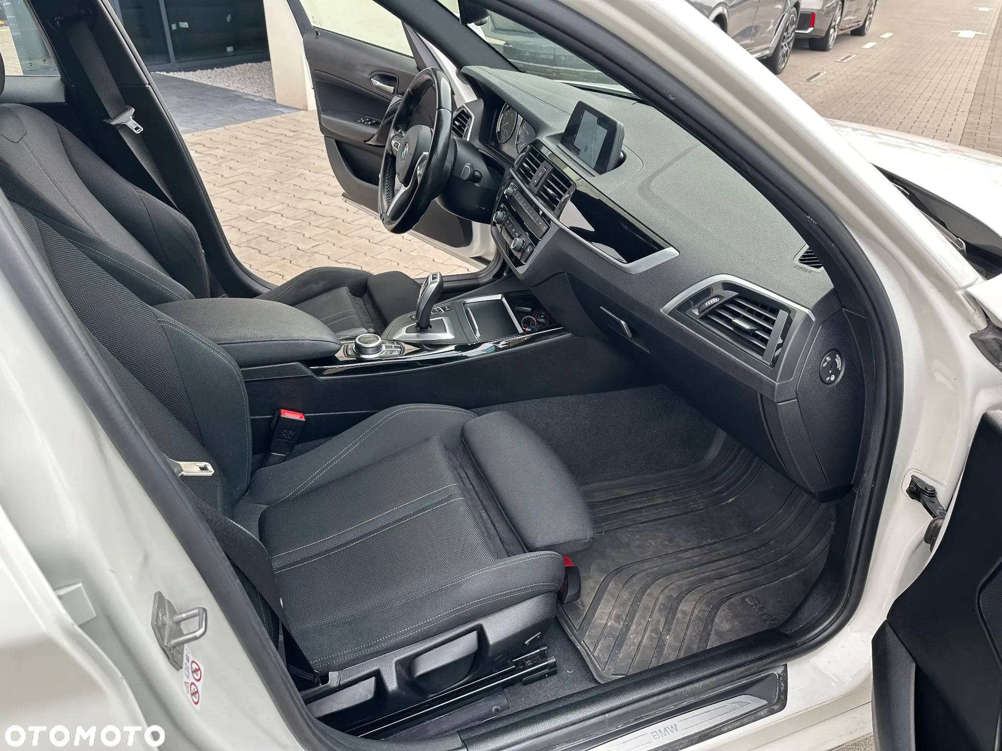 BMW Seria 1 118i Sport Line - 11