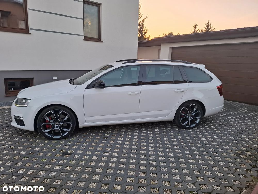 Skoda Octavia 2.0 TDI DSG RS - 3