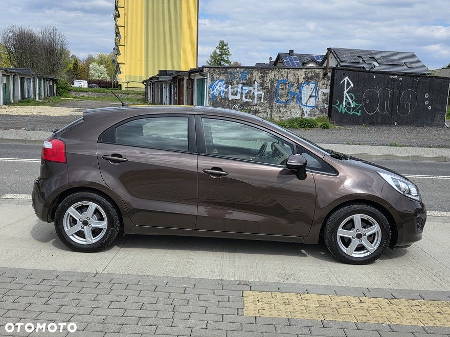 Kia Rio 1.2 Dream Team Edition - 6