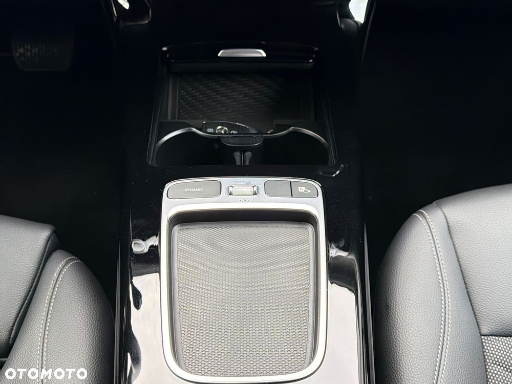 Mercedes-Benz Klasa A 200 7G-DCT Special Edition - 40