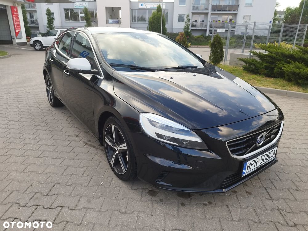 Volvo V40 T2 Drive-E R-Design Momentum - 1