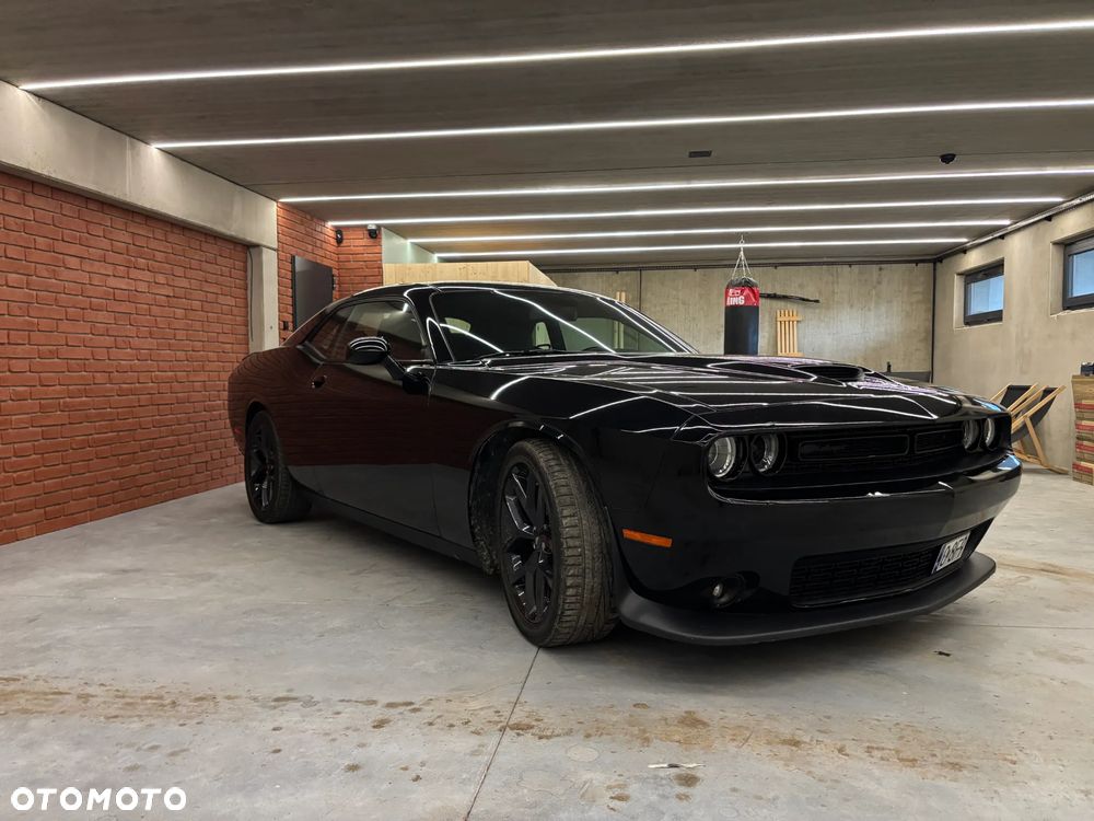 Dodge Challenger - 8