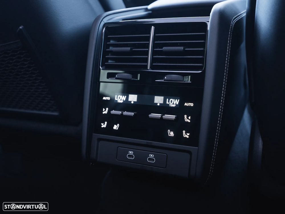 Porsche Cayenne Electric Turbo - 30