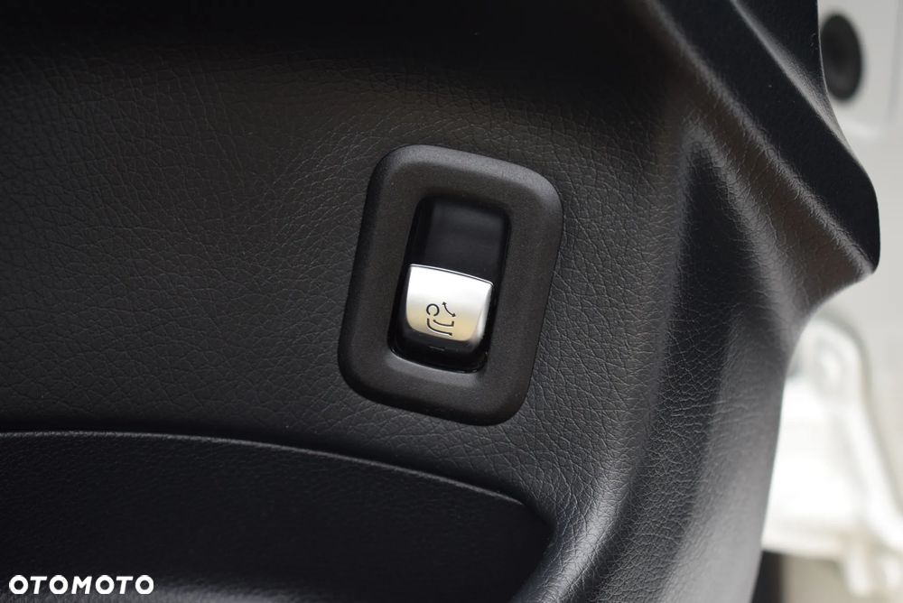 Mercedes-Benz GLC - 24