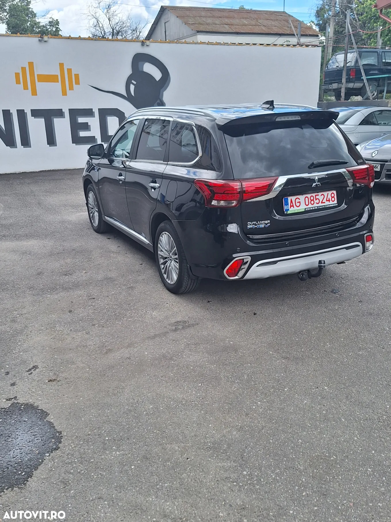 Mitsubishi Outlander 2.4 4WD Plug-In Hybrid Top - 4