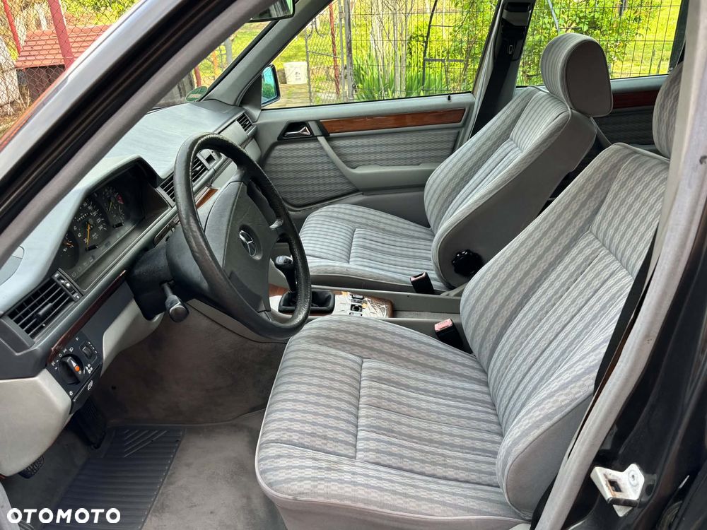 Mercedes-Benz W124 (1984-1993) - 11