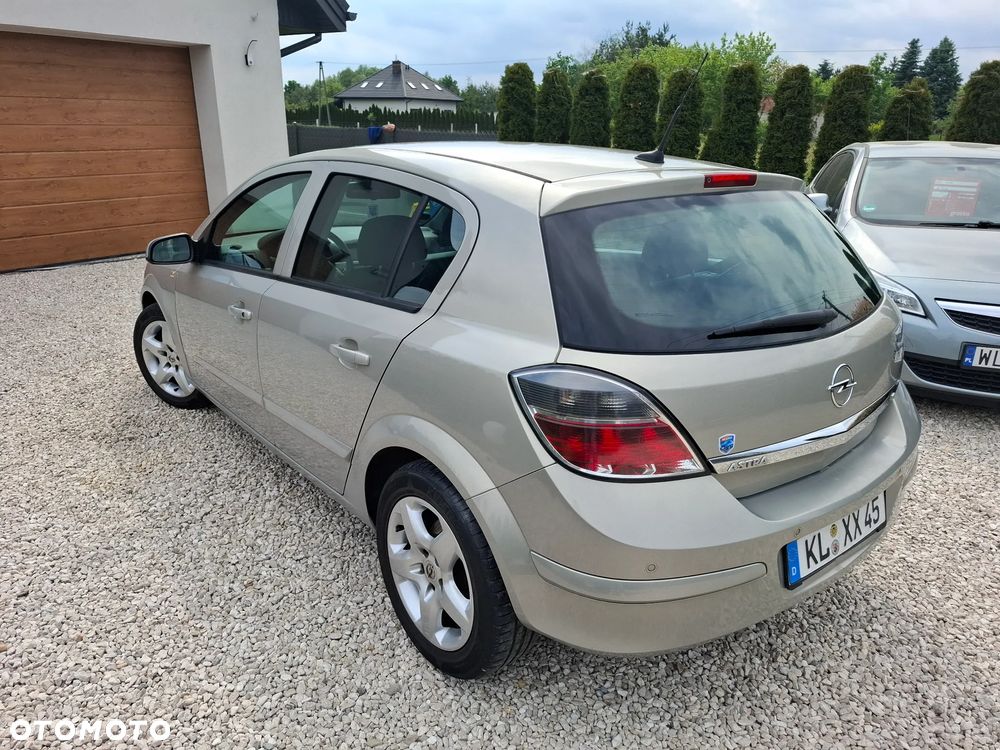 Opel Astra 1.6 NAVI - 14