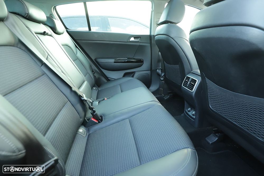 Kia Sportage 1.6 CRDI ISG GT Line - 19