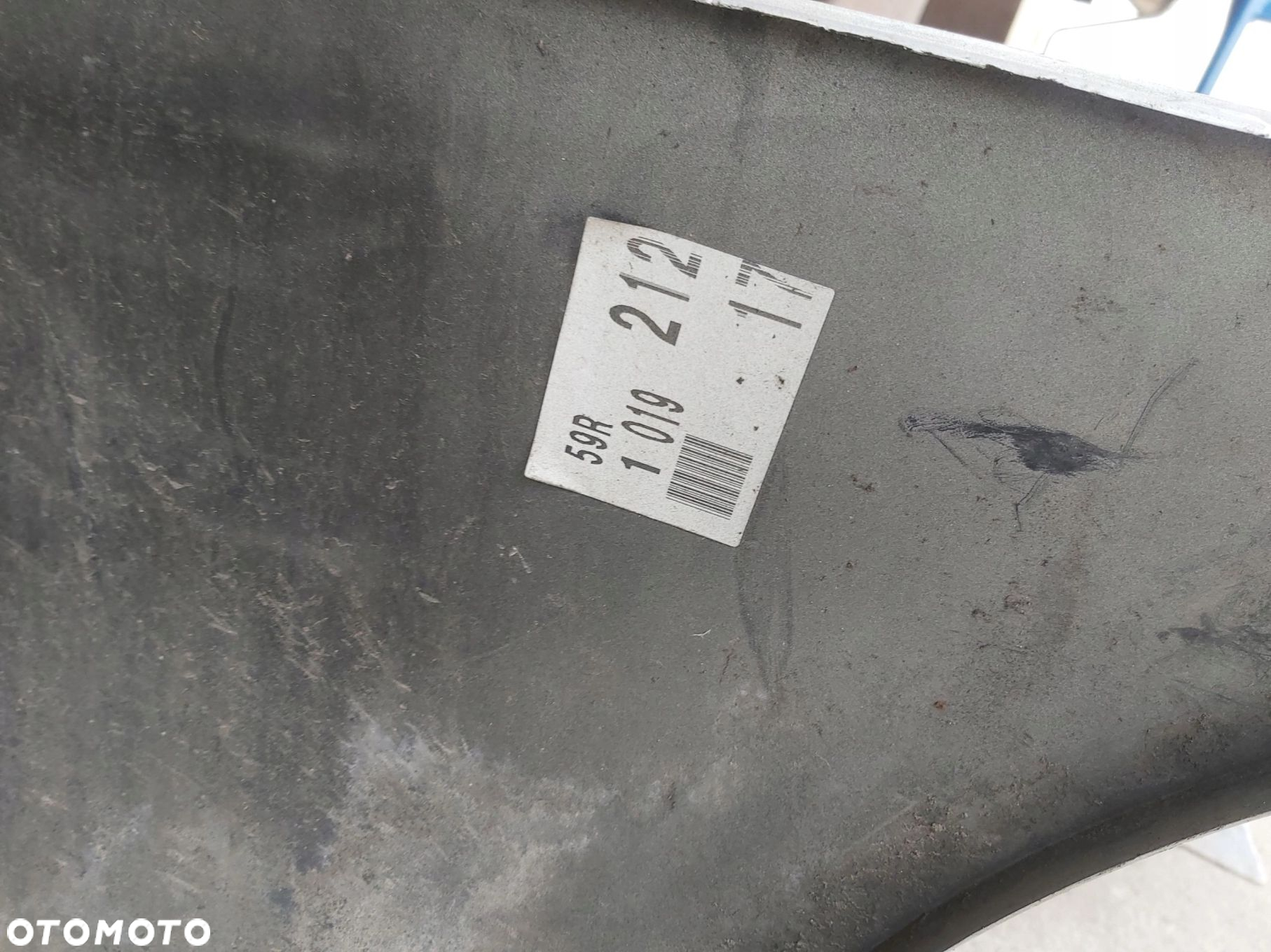Toyota Prius III zderzak tył tylny dokładka zderzaka spoiler tył PDC - 16