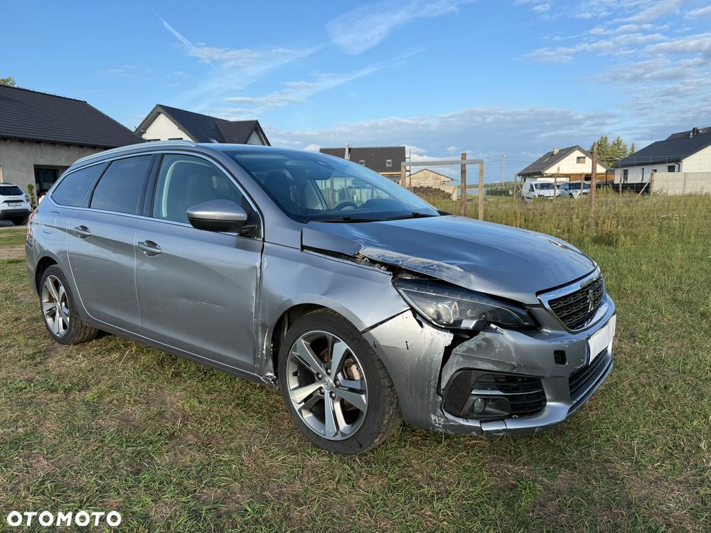 Peugeot 308 BlueHDi 130 EAT8 Black Edition - 33