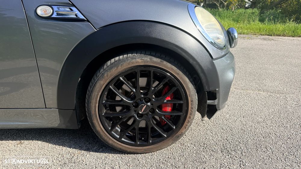 MINI Cabrio John Cooper Works - 5