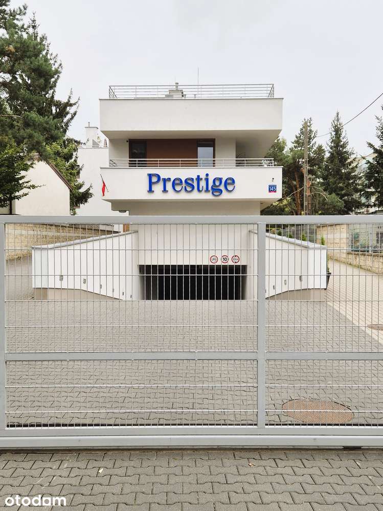 Jasne 2-pokojowe mieszkanie z klimatyzacją i garażem.