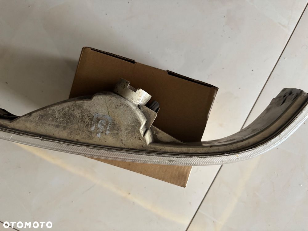 Kierunkowskaz Honda Civic 87-91.Stanley 045-4000. R - 3