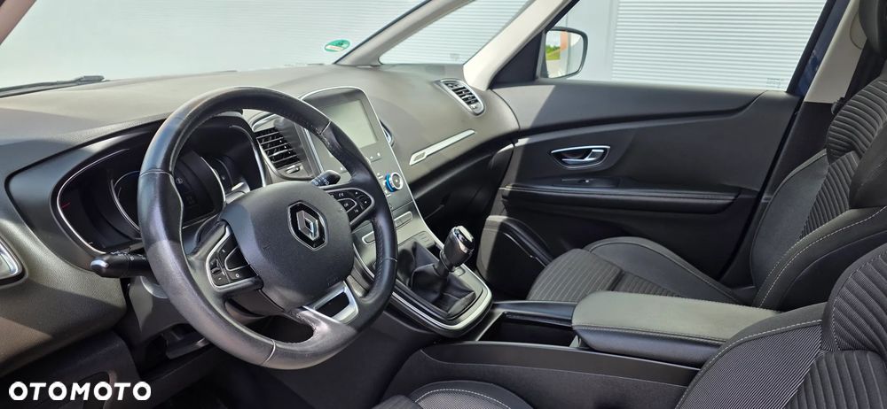 Renault Grand Scenic - 8