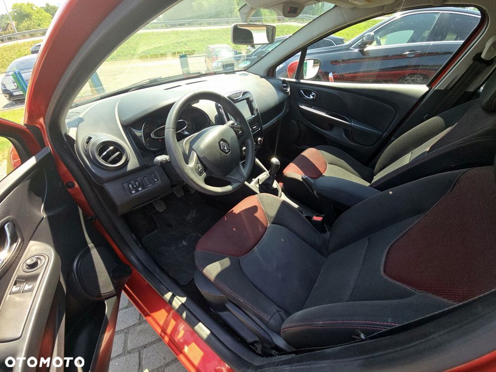 Renault Clio - 10
