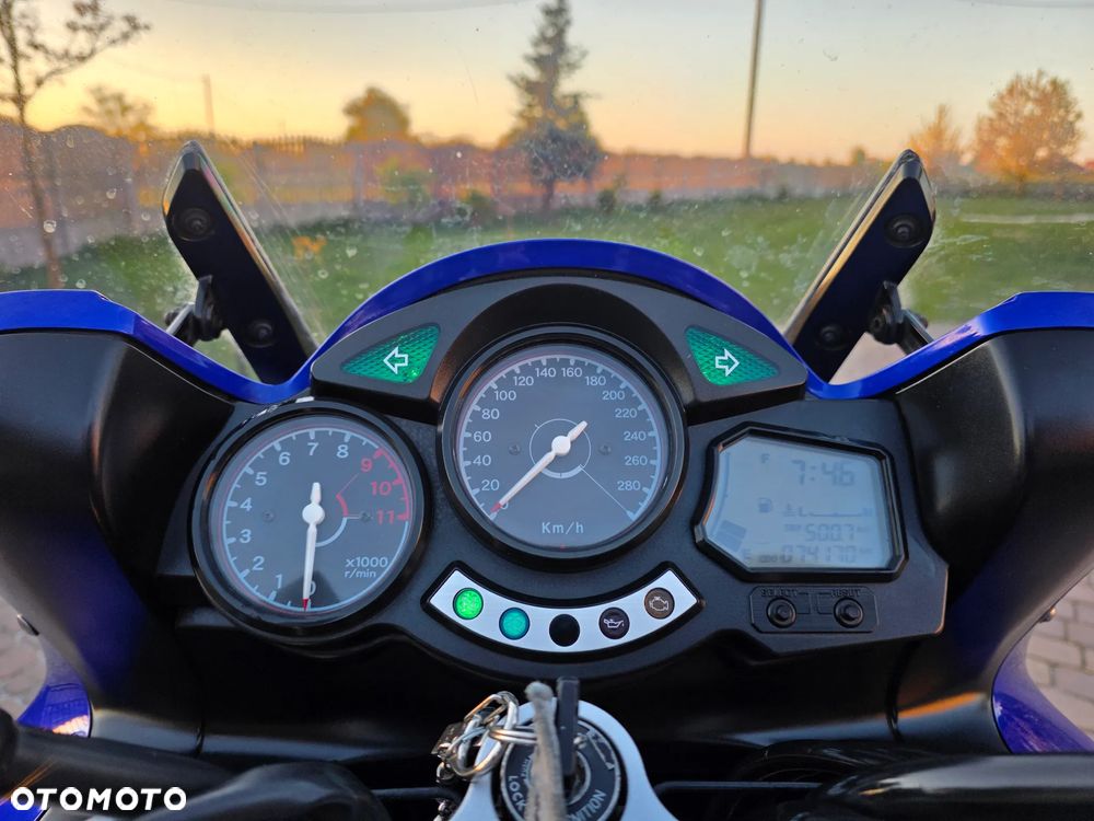 Yamaha FJR - 36