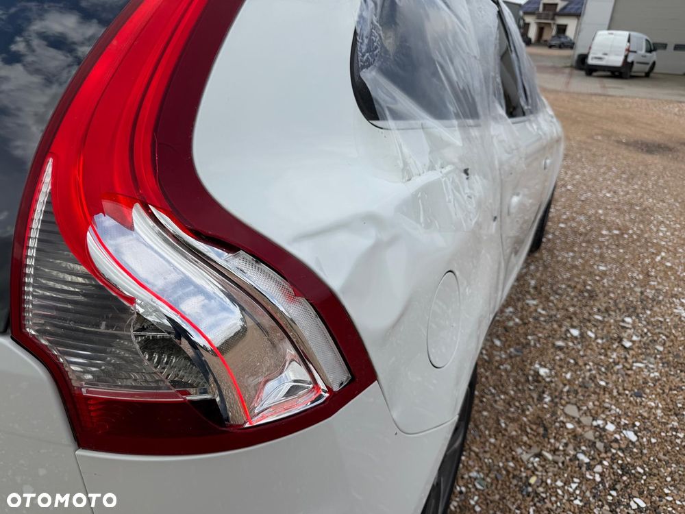 Volvo XC 60 D3 Drive-E R-Design Kinetic - 23