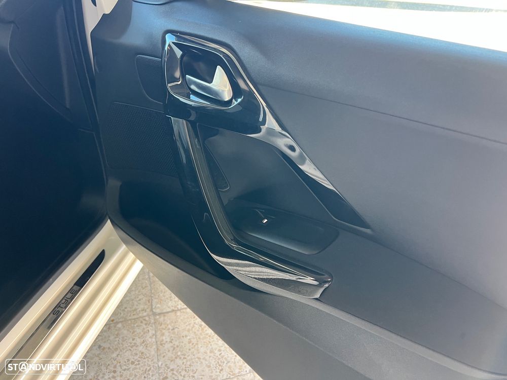 Peugeot 208 1.2 PureTech Style - 7